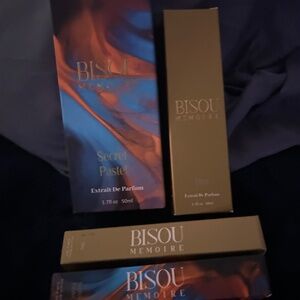 Bundled gift set of Bisou Memoire’s Secret Pastel and Oro